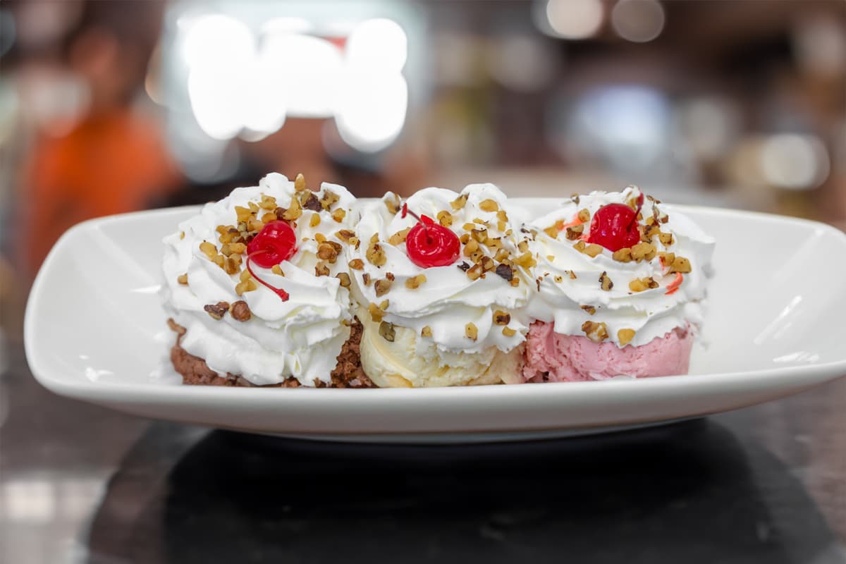 Dessert dishes